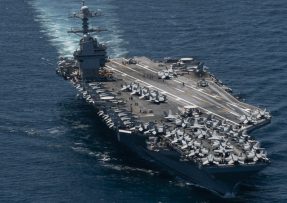 USS Gerald S. Ford při plavně na moři