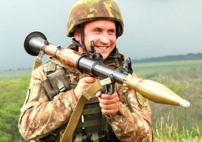 Voják s RPG-7