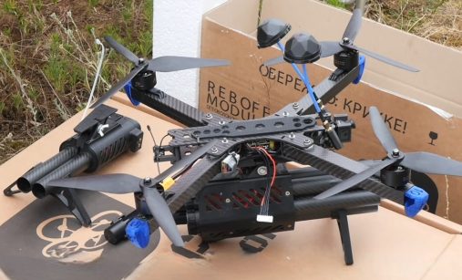 Ukrajinský dron s 6 brokovnicovými hlavněmi