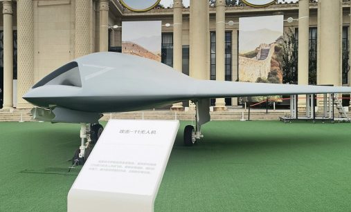 Maketa dronu Hongdu GJ-11