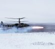 Vrtulník Ka-52 odpaluje střelu Vikhr-1