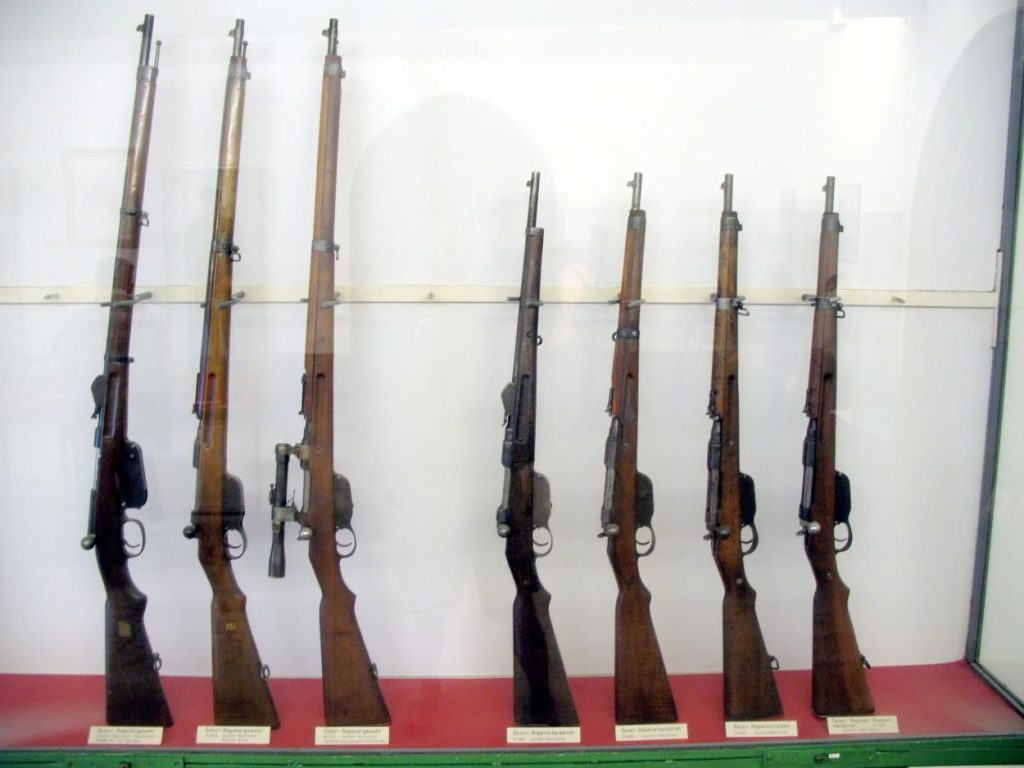 Mannlicher M1895, různé modely. Festung Hohensalzburg,Salzburg