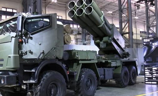 Vystavený raketomet Sarma