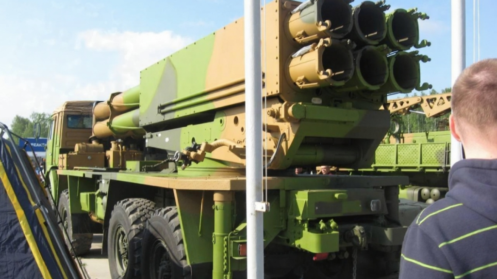 Raketomet Sarma má 6 raket