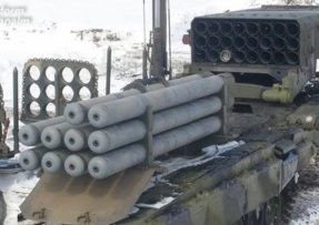 Raketomet TOS-1 s raketami