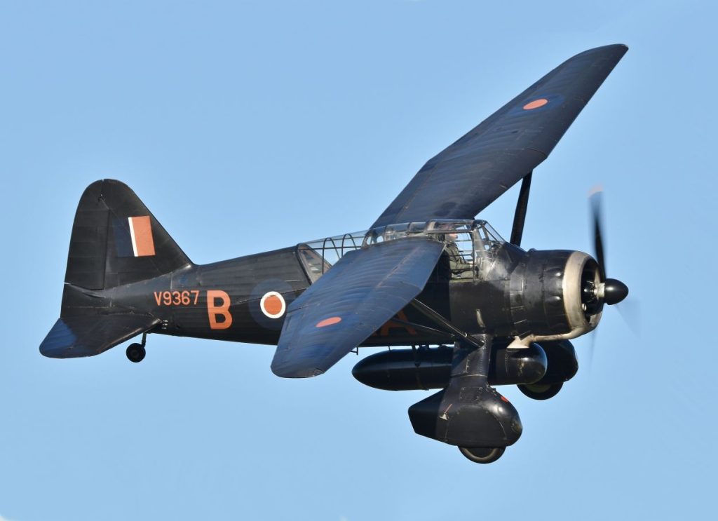 Westland Lysander, v letu v noční kamufláži
