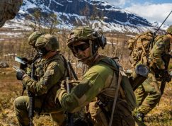 Norští vojáci na cvičení