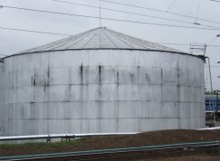 Ropný sklad v Rusku