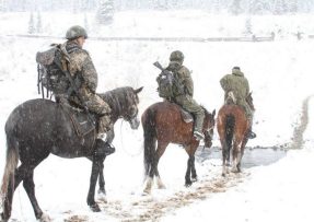 Ruští vojáci na koních