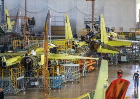 Výroba letounů Su-35
