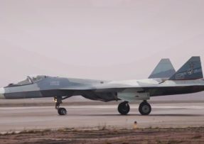 Su-57 s motory Izdeliye 177