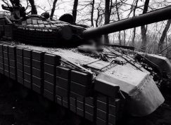 Tank T-72 brigády Azov