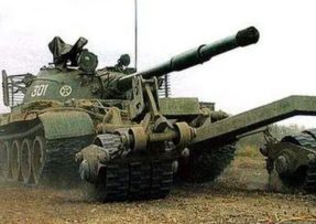 Tank s odminovávacím válcem