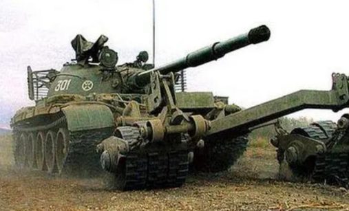 Tank s odminovávacím válcem