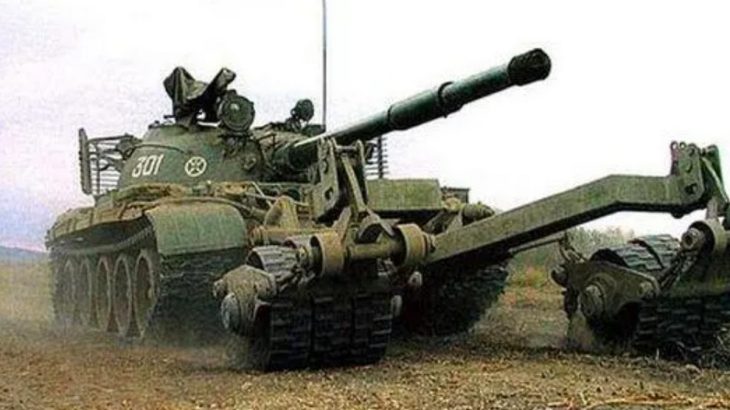 Tank s odminovávacím válcem