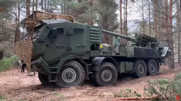 Ukrajinská samohybná houfnice 2S22 Bohdana