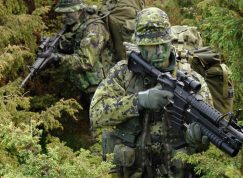 Vojáci z dánské speciální podpůrné a průzkumné roty (SSR)