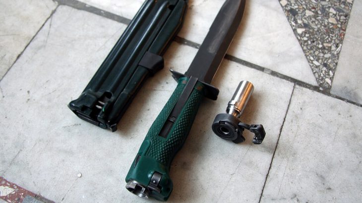 Střílející nůž NRS-2