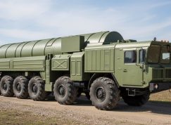 Vizualizace odpalovacího vozidla systému Orešnik