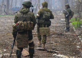 Ruští vojáci, infiltrační jednotka ve městě