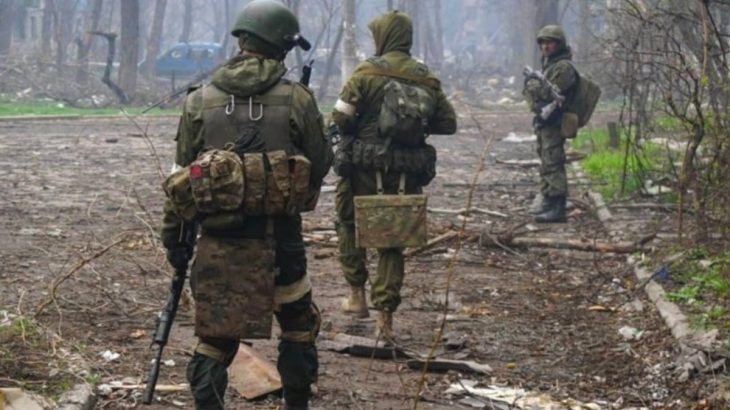 Ruští vojáci, infiltrační jednotka ve městě