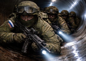 Ruští vojáci v plynovodném potrubí