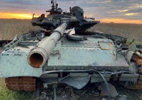 Zničený ruský tank T-80BVM