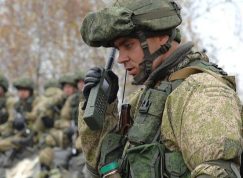 Ruský voják s vysílačkou