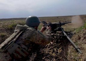 Ukrajinský voják s M2 Browning