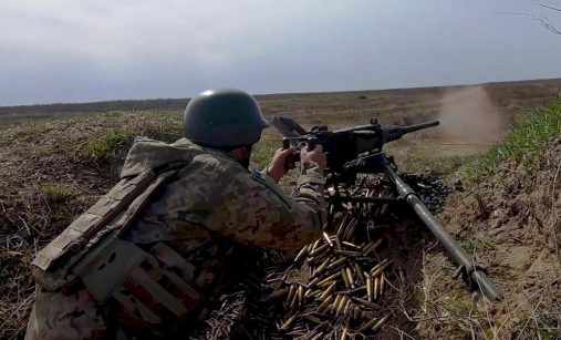 Ukrajinský voják s M2 Browning