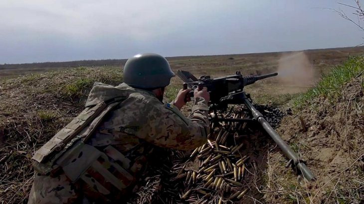 Ukrajinský voják s M2 Browning