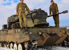 Ukrajinští vojáci s protiletadlovým systémem Gepard