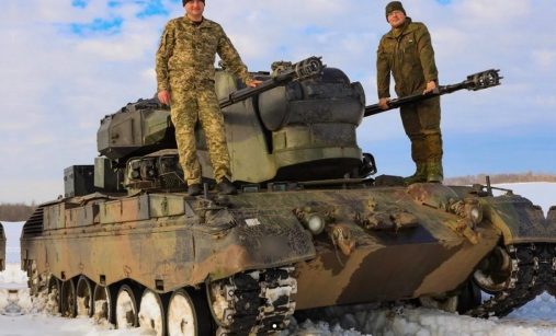 Ukrajinští vojáci s protiletadlovým systémem Gepard