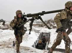 Ukrajinští vojáci s puškou SPG-9