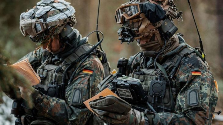 Němečtí vojáci na cvičení