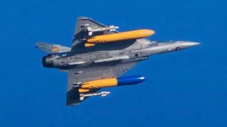 Dassault Mirage 2000-5F se střelami R-550 Magic