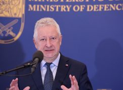 Ministr obrany Jaromír Zůna