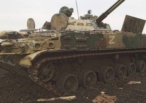 Ruské BMP-3 s prasetem