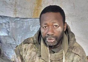 Ukrajinci zajatý africký žoldnéř
