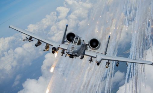 A-10 Thundebolt II použil světlice
