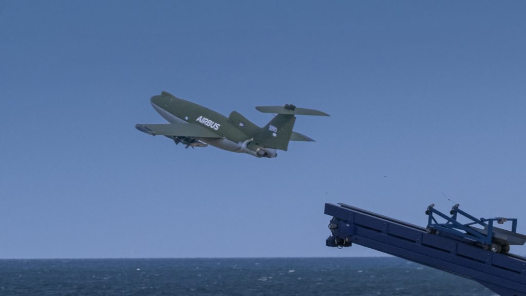 Start dronu Birth od Prey se střelami Frankenburg Mark I