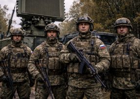 Ruští vojáci před radarem