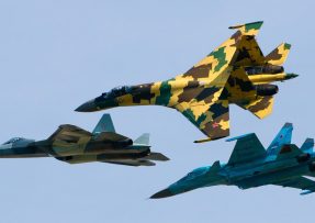 Su-35S s Su-34 a Su-57