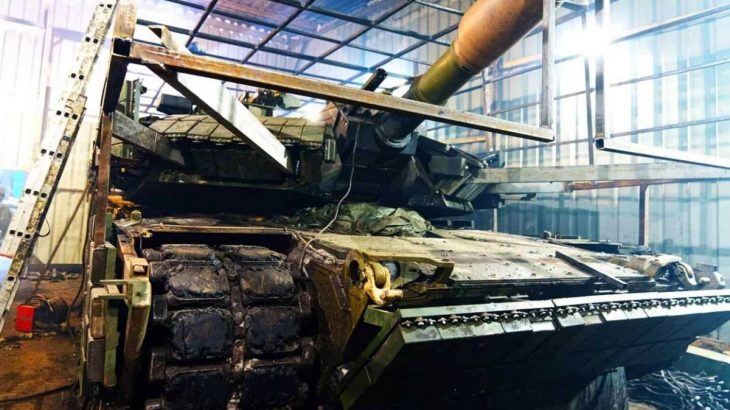 Ukrajinský M1A1 Abrams s protidronovou nástavbou