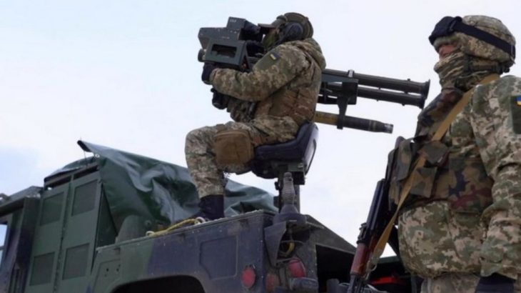 Ukrajinští vojáci s MANPADS, mobilní tým protivzdušné obrany