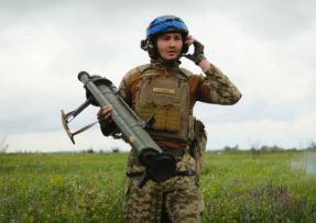Ukrajinský voják s RPG-27