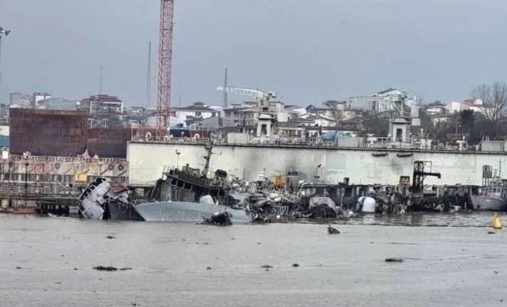 Zničené íránské lodě v Kaspickém moři