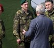 Ministr obrany Zůna a generál Čepelka
