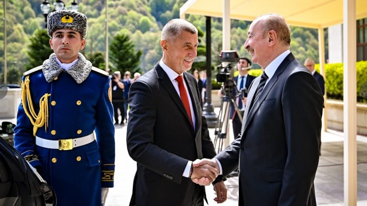 Andrej Babiš a Ilham Alijev v Ázerbájdžánu