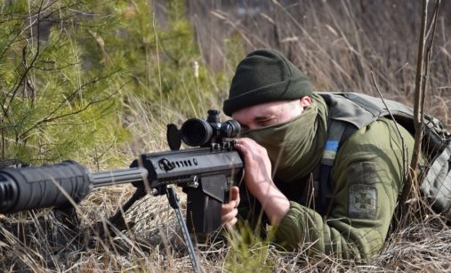 Voják s Barrett M82